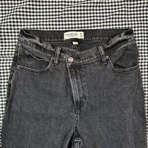 Abercrombie 90s Slim Straight Ultra High Rise Curve Love